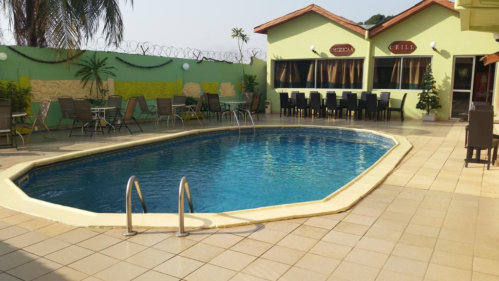 Zambezi Inn Hotel Conakry Exterior foto