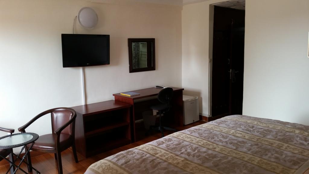 Zambezi Inn Hotel Conakry Zimmer foto