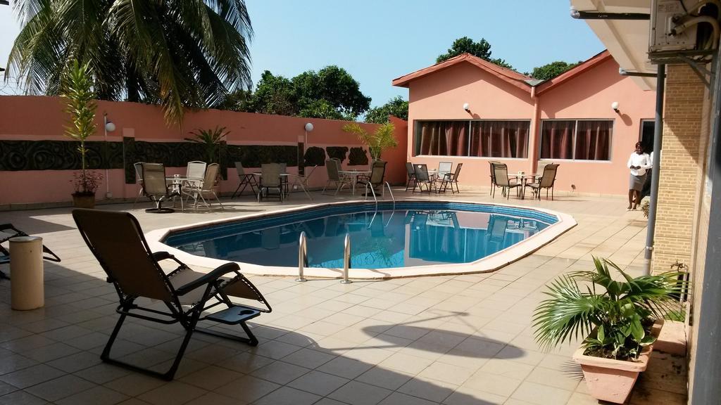 Zambezi Inn Hotel Conakry Exterior foto
