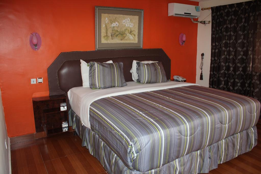 Zambezi Inn Hotel Conakry Exterior foto