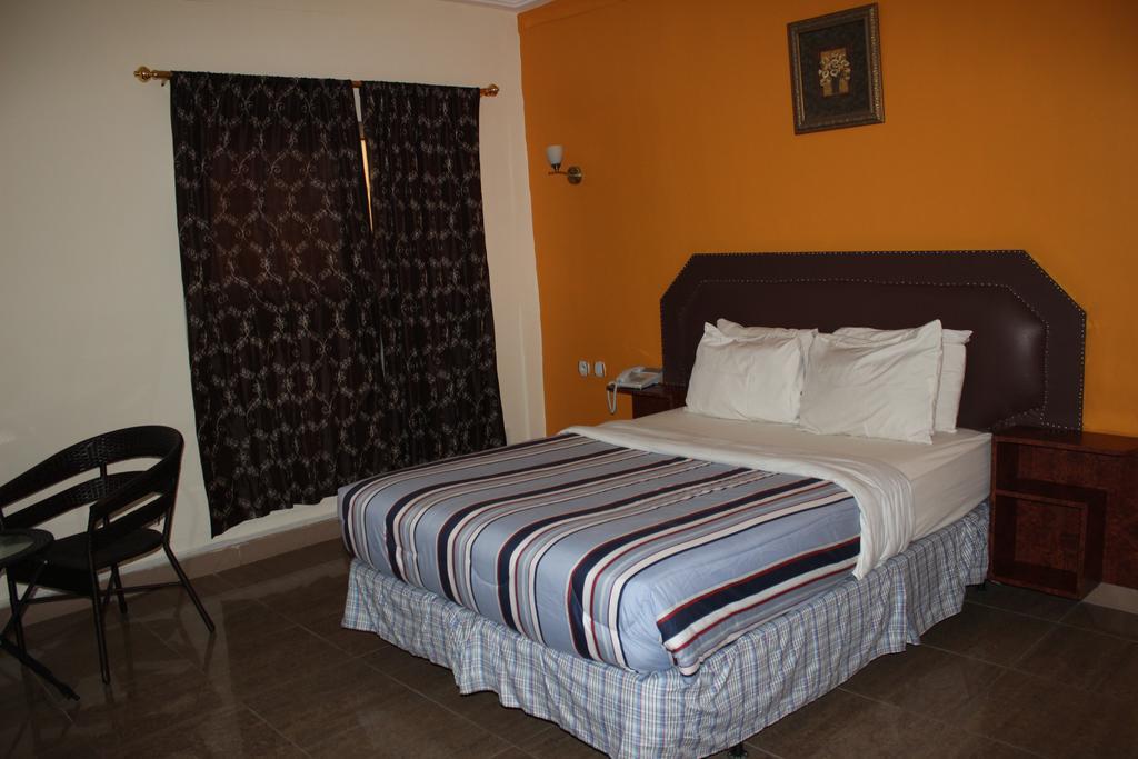 Zambezi Inn Hotel Conakry Exterior foto