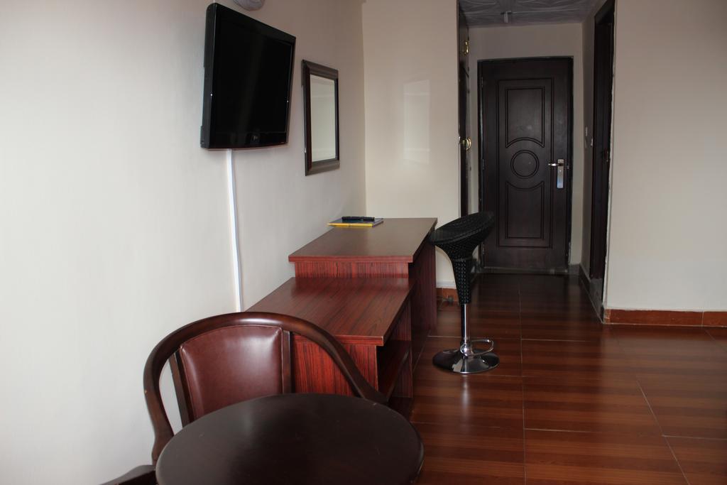 Zambezi Inn Hotel Conakry Exterior foto